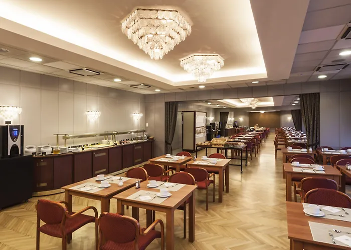 Hotel Budapest Отель 3*